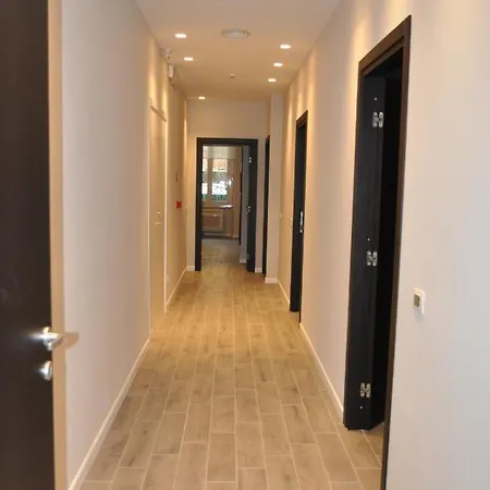 Piazza Bologna 招待所 3*