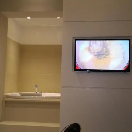 Piazza Bologna 招待所 3*