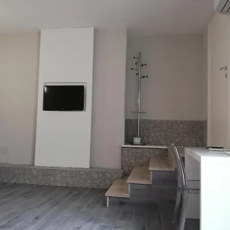 Piazza Bologna 招待所